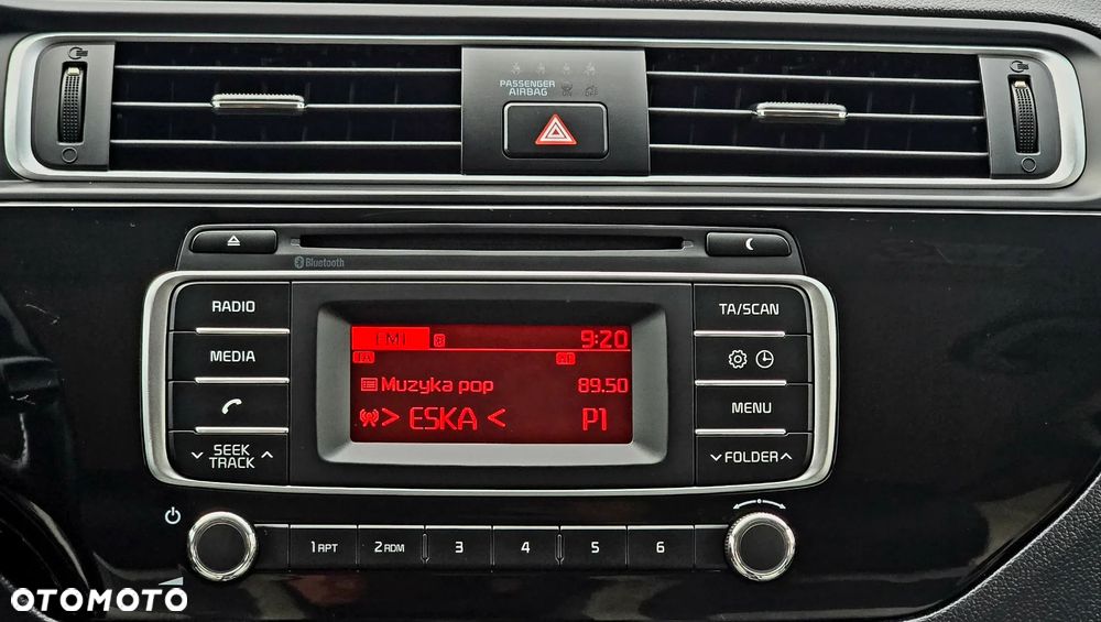 Kia Rio - 24