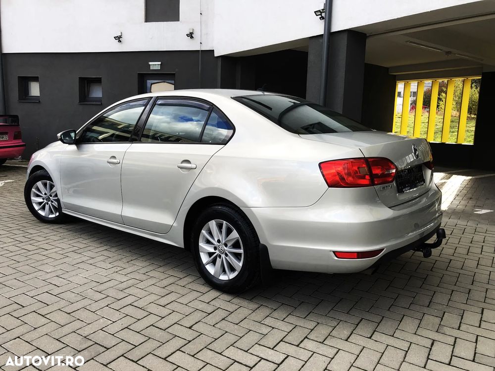 Volkswagen Jetta 1.6 TDI CR DPF DSG Highline - 5