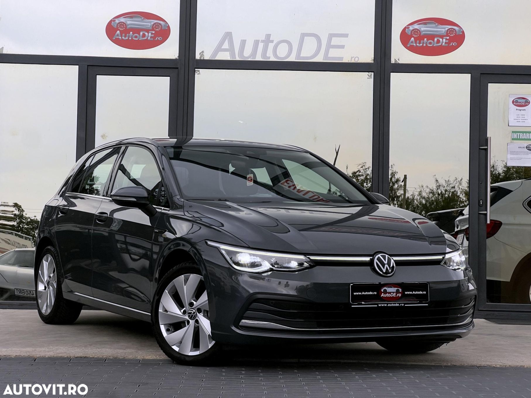 Volkswagen Golf - 2