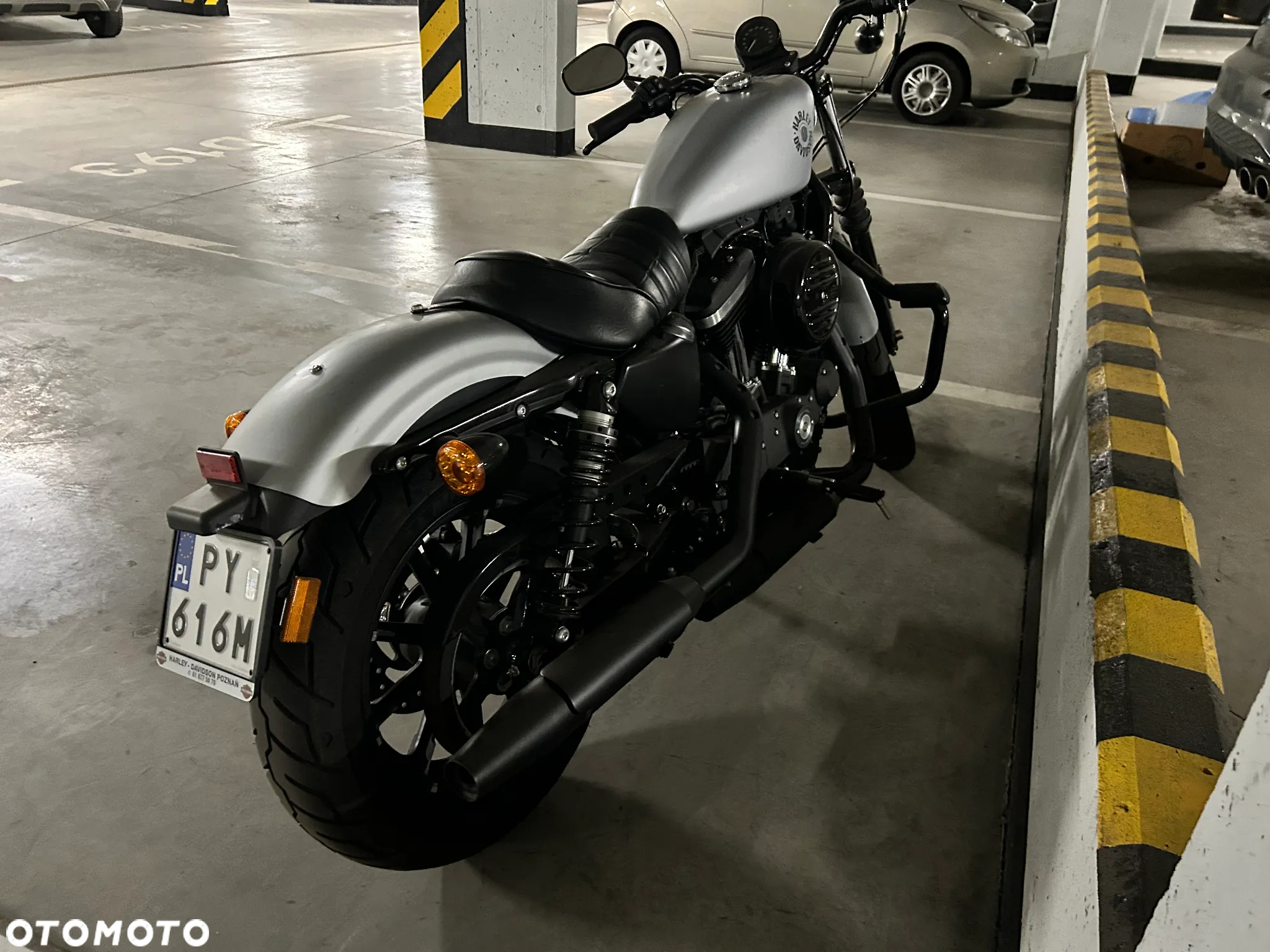 Harley-Davidson Sportster Iron 883 - 8