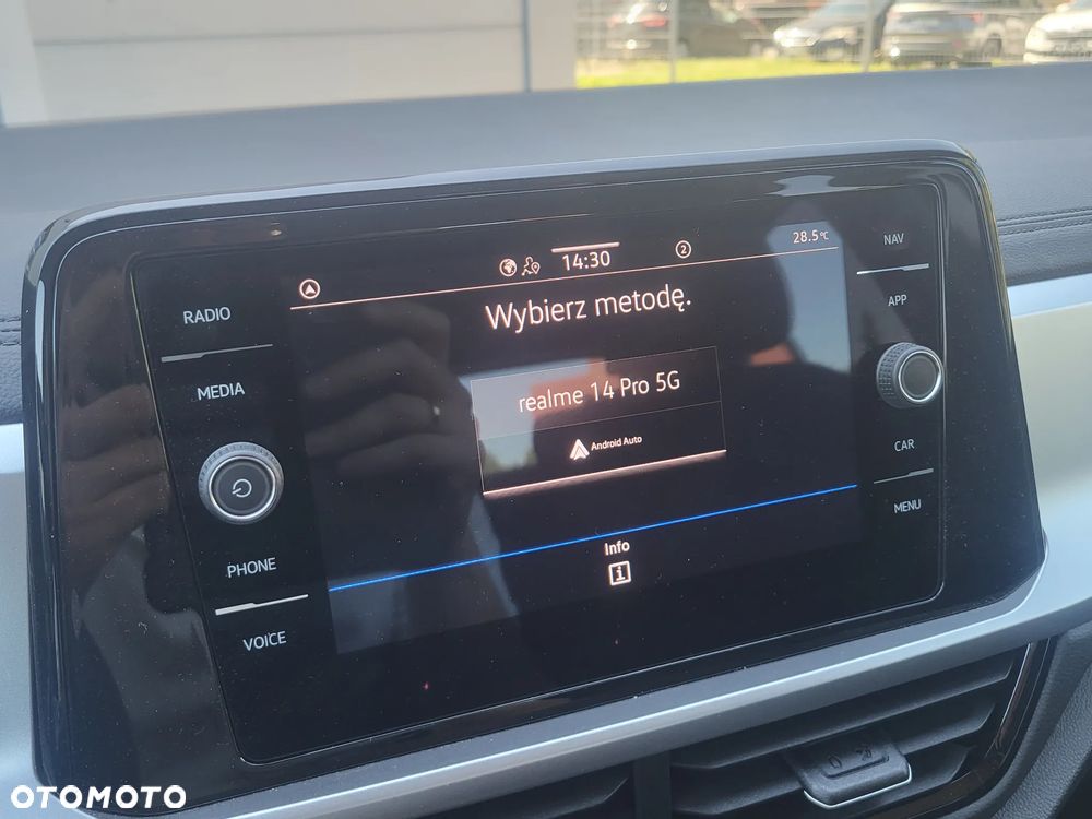 Volkswagen T-Roc - 12