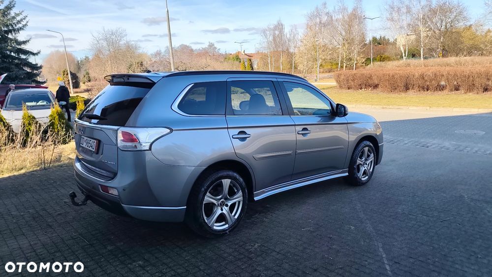 Mitsubishi Outlander 2.2 DI-D 4WD Automatik Diamant Edition+ - 21