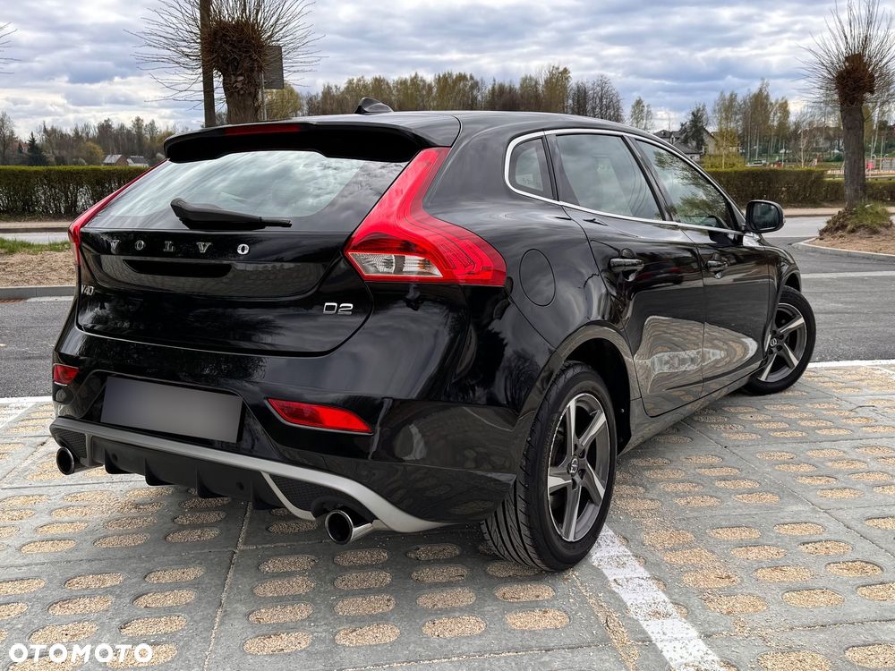 Volvo V40 D2 Drive-E R-Design Momentum - 4