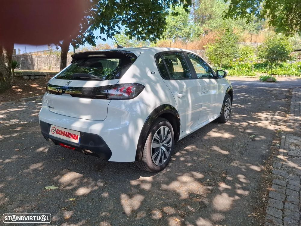 Peugeot e-208 - 6