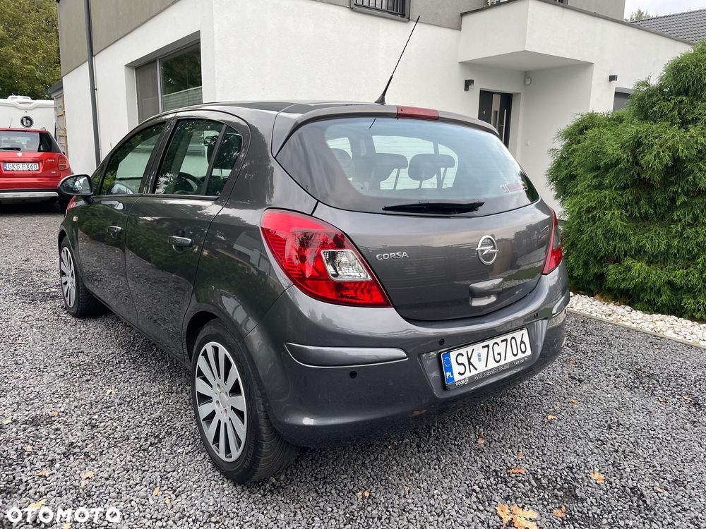 Opel Corsa 1.2 16V Cosmo - 4