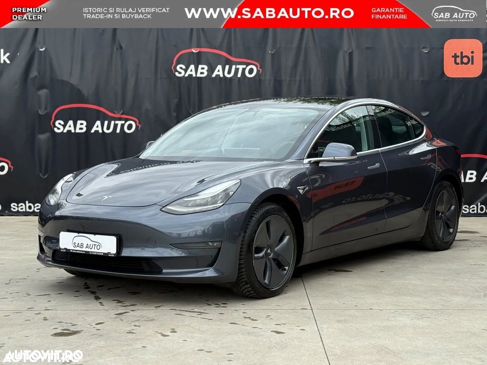 Tesla Model 3 - 1
