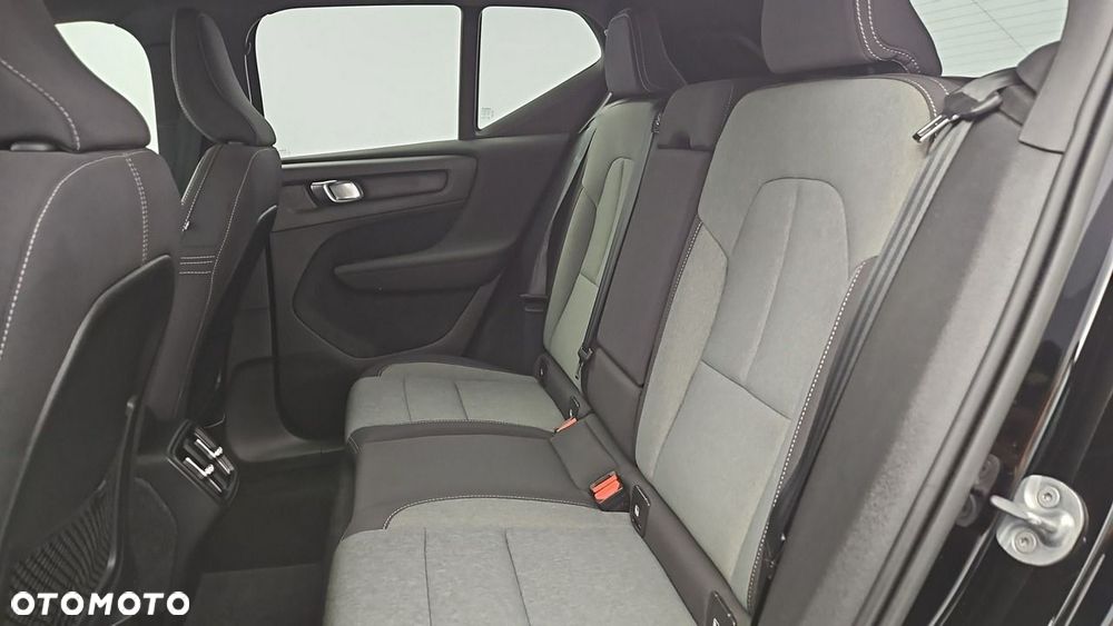 Volvo XC 40 B3 Plus Dark - 20