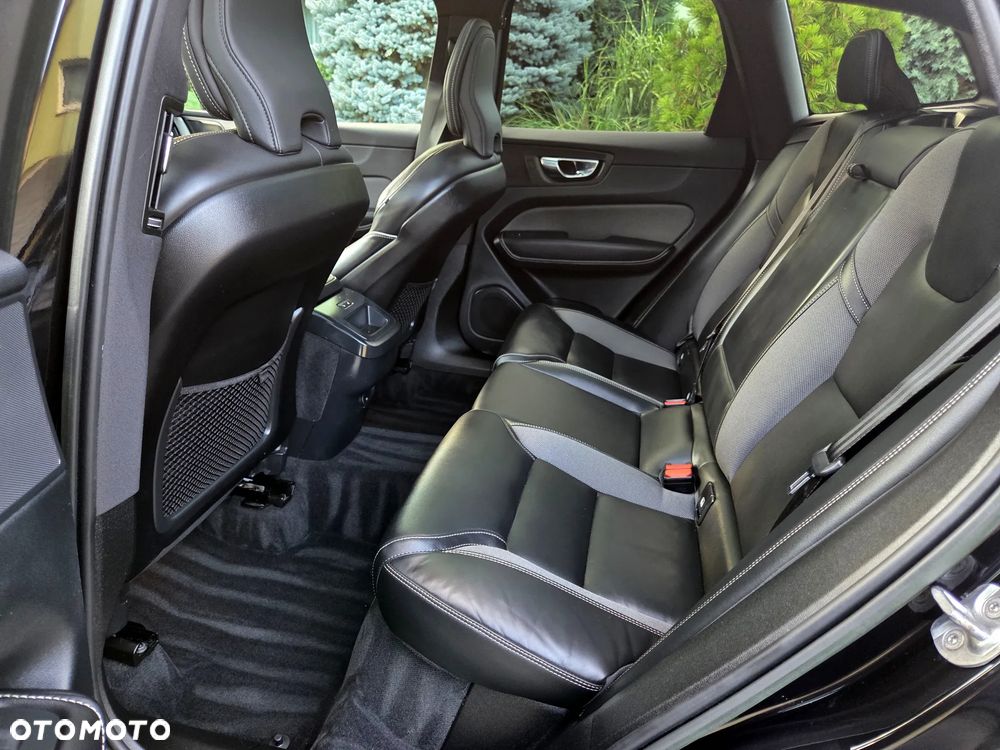 Volvo XC 60 B4 D AWD Ultimate Bright - 28