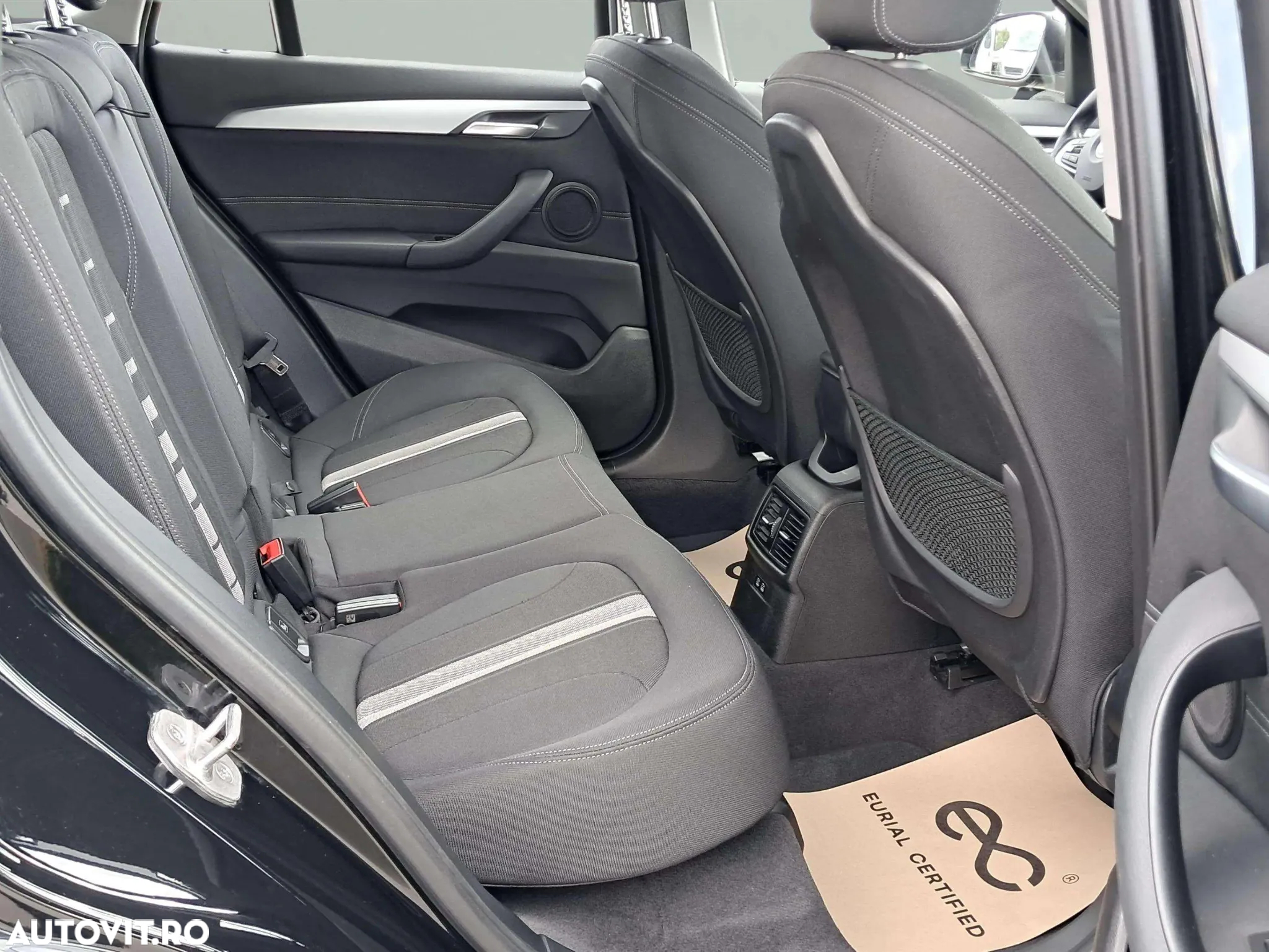 BMW X1 xDrive20i AT - 8