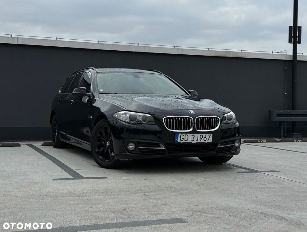 BMW Seria 5 520d xDrive Sport Line