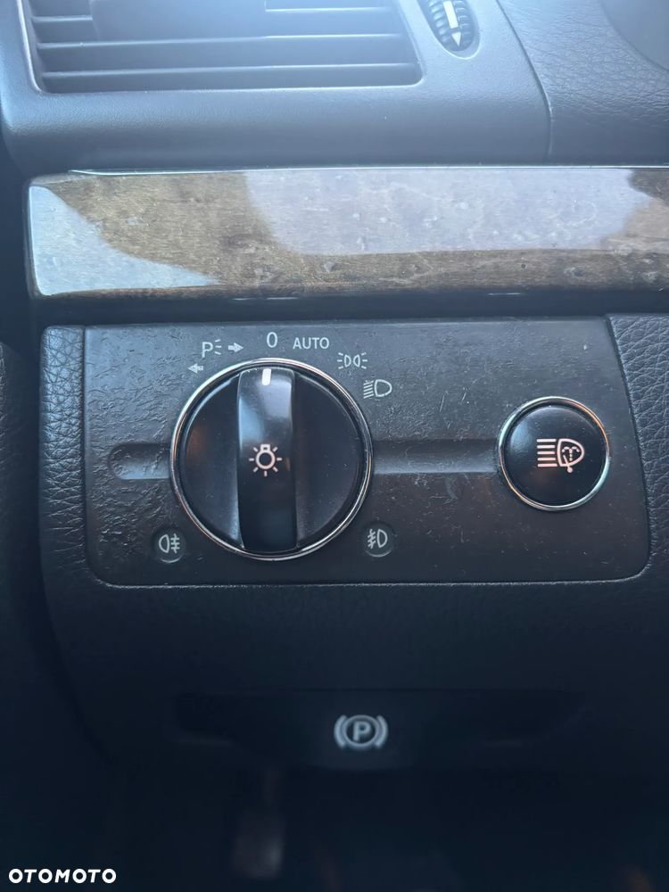 Mercedes-Benz Klasa E - 21