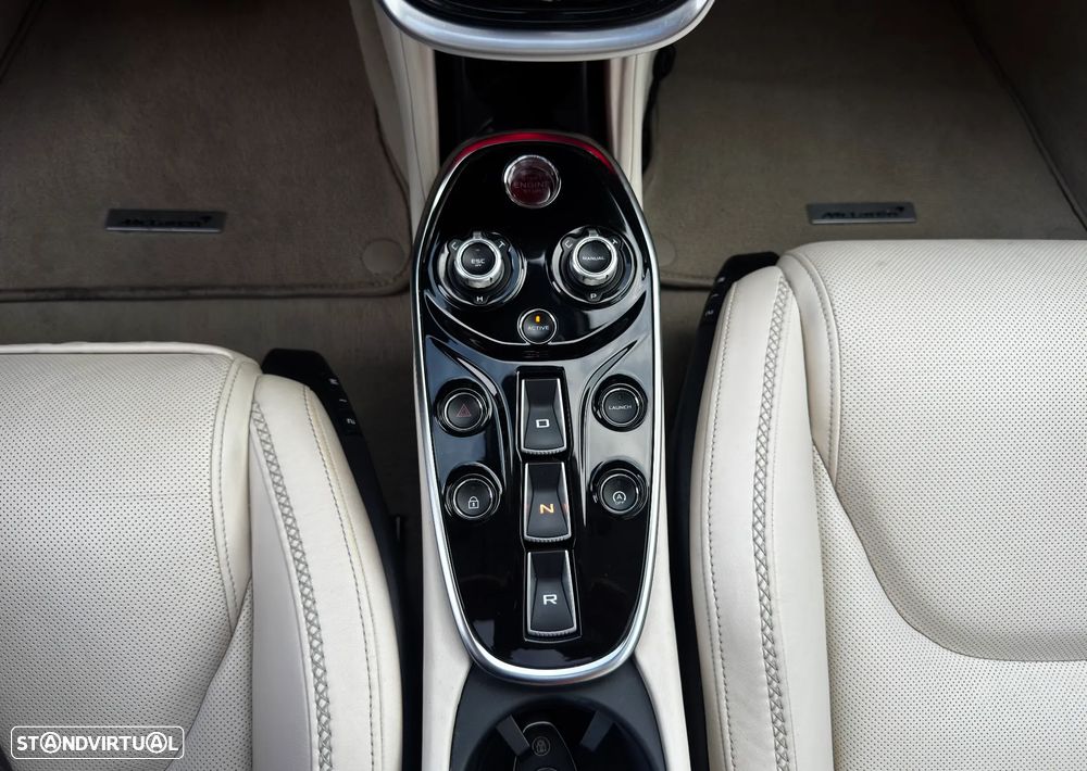 McLaren GT 4.0 Twin-Turbo V8 - 30