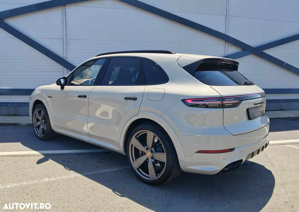 Porsche Cayenne Turbo E-Hybrid Tiptronic S - 6