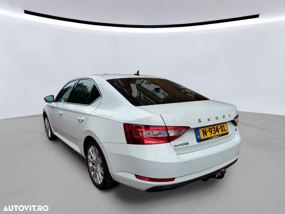 SKODA Superb 2022 — imagine 7