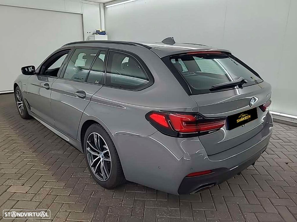 BMW 530 e Pack Desportivo M - 4