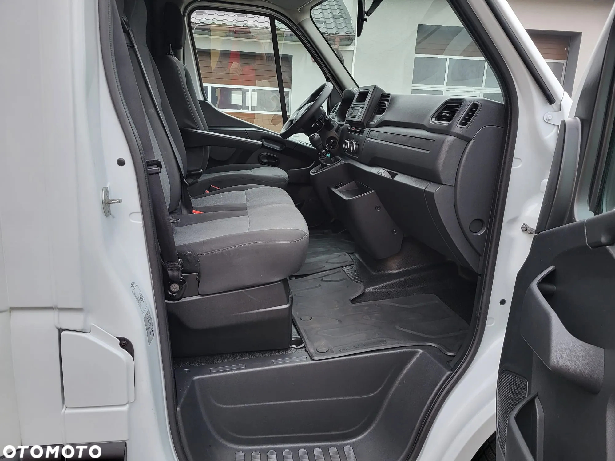 Renault Master 10 europalet Salon Polska - 37