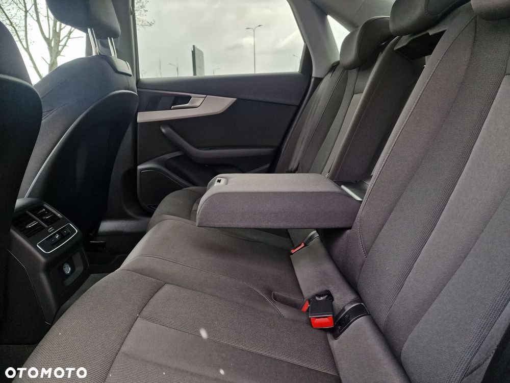 Audi A4 Limousine - 27