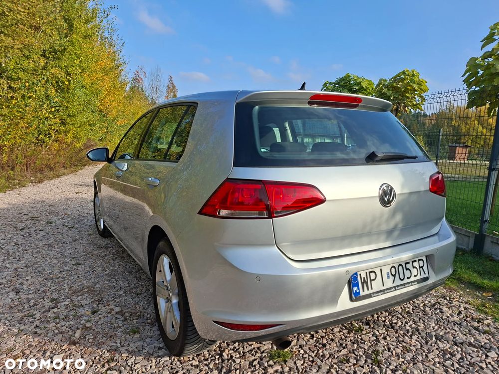 Volkswagen Golf - 32