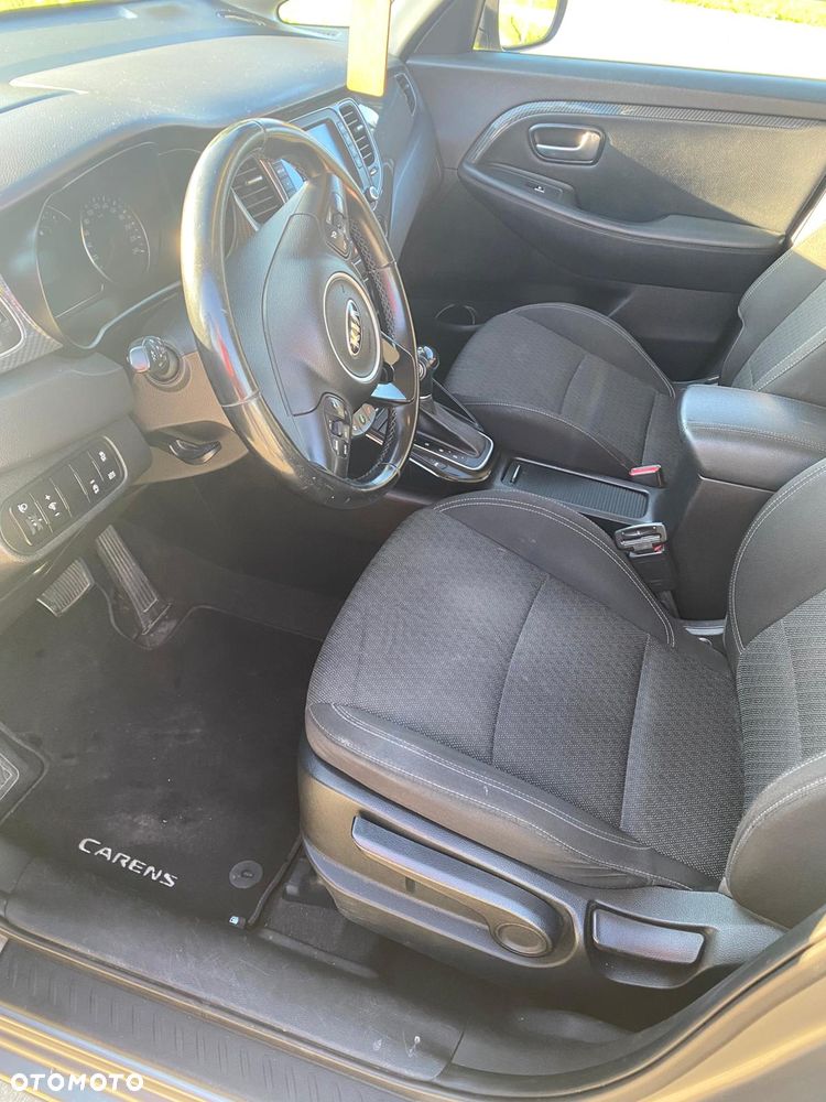 Kia Carens - 5