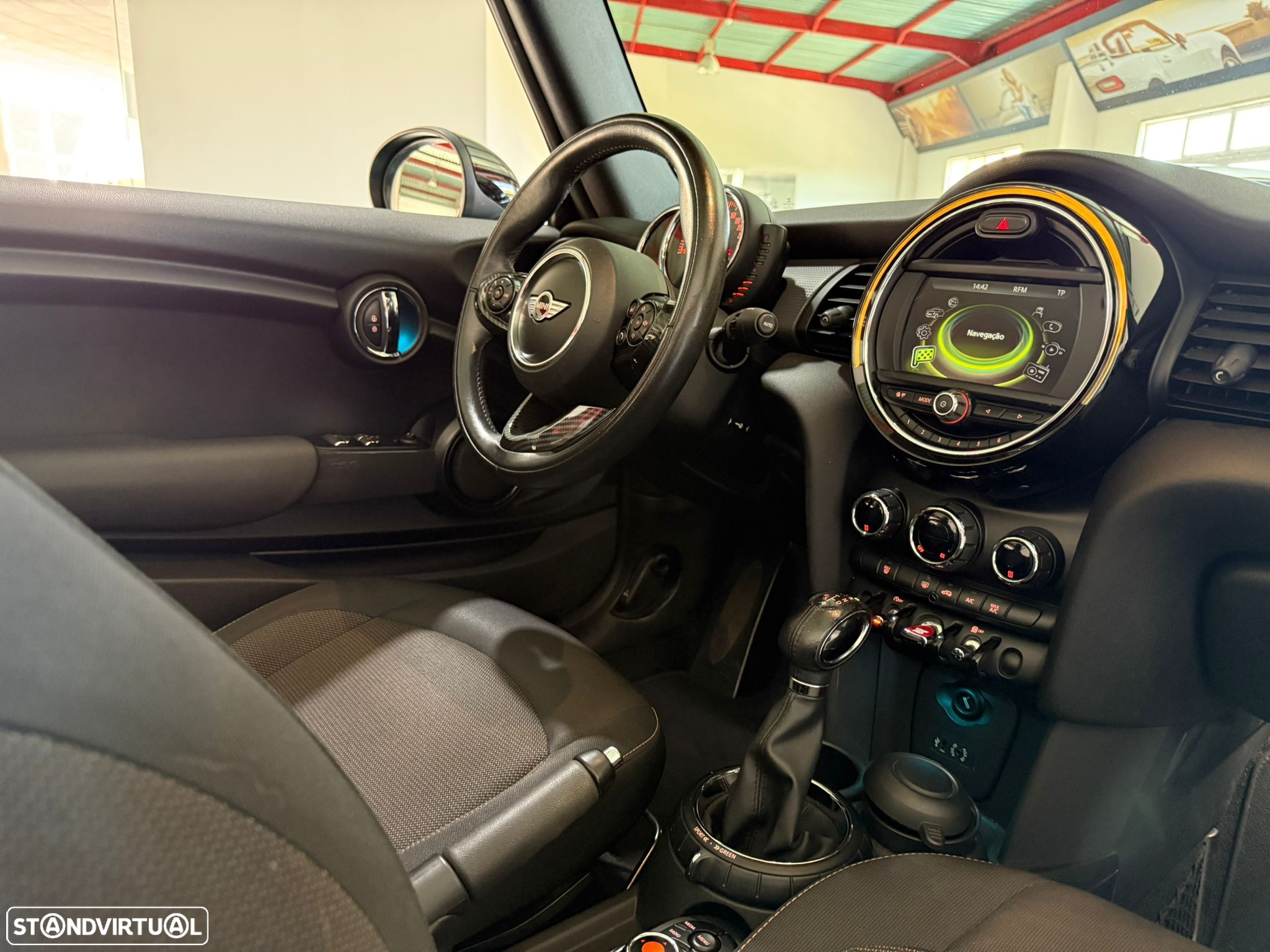 MINI Cabrio Cooper Auto. - 17