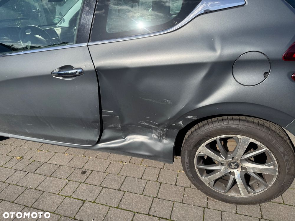 Peugeot 208 2015 photo 4