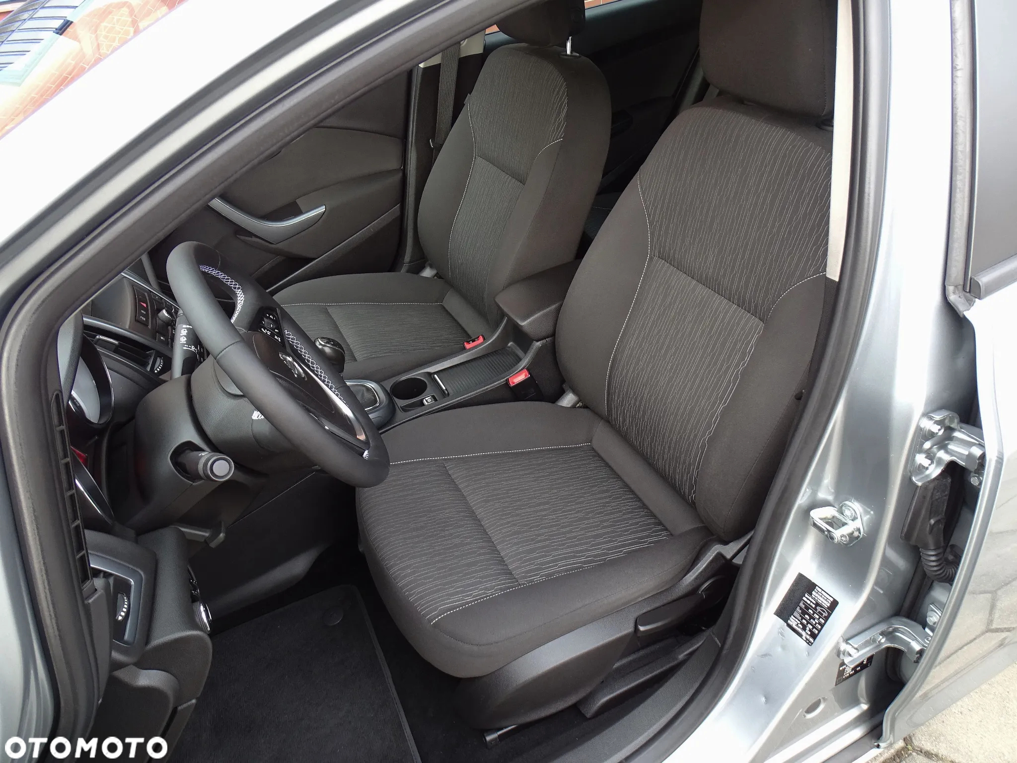 Opel Astra IV 1.4 T Cosmo - 20