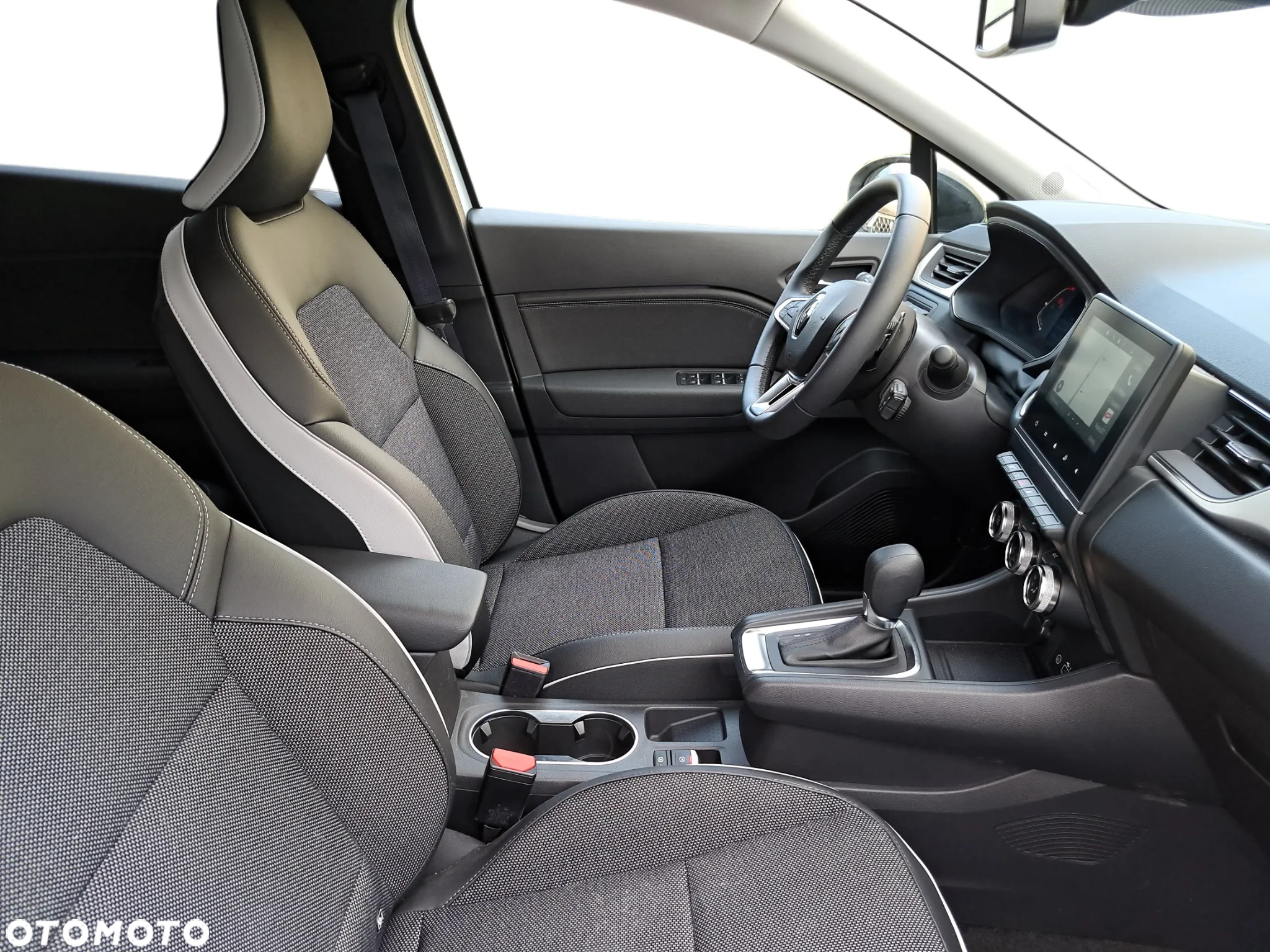 Renault Captur 1.3 TCe mHEV Techno EDC - 13