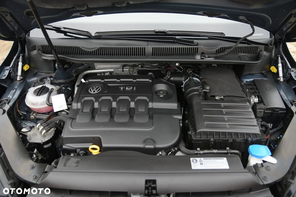 Volkswagen Touran 2.0 TDI SCR Highline - 35