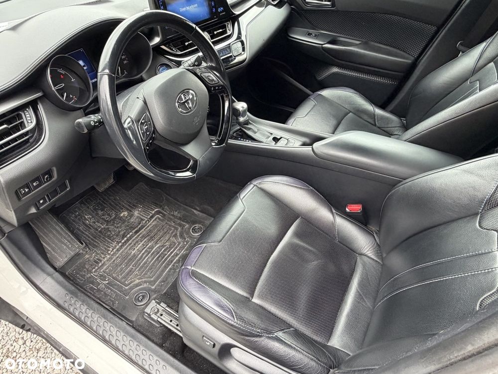 Toyota C-HR - 11