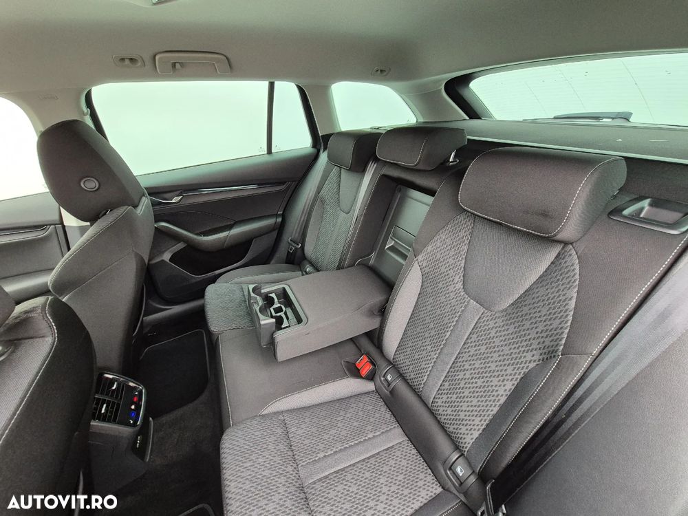 Skoda Octavia Combi 2.0 TDI DSG Ambition - 11