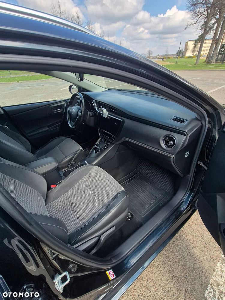 Toyota Auris Hybrid 135 Prestige - 7