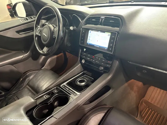 Jaguar F-Pace 20d AWD Aut. R-Sport - 31