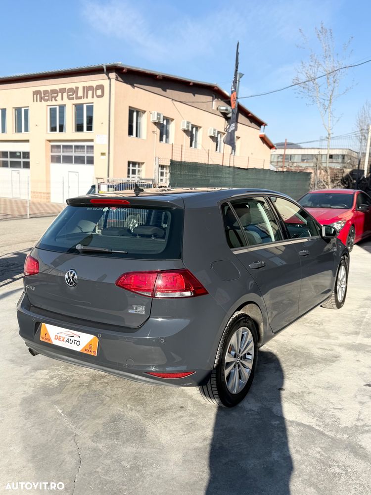 Volkswagen Golf - 11