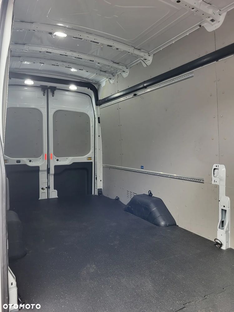Ford Transit - 10