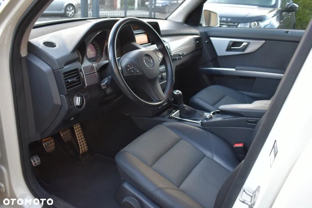 Mercedes-Benz GLK 220 CDI (BlueEFFICIENCY) - 12