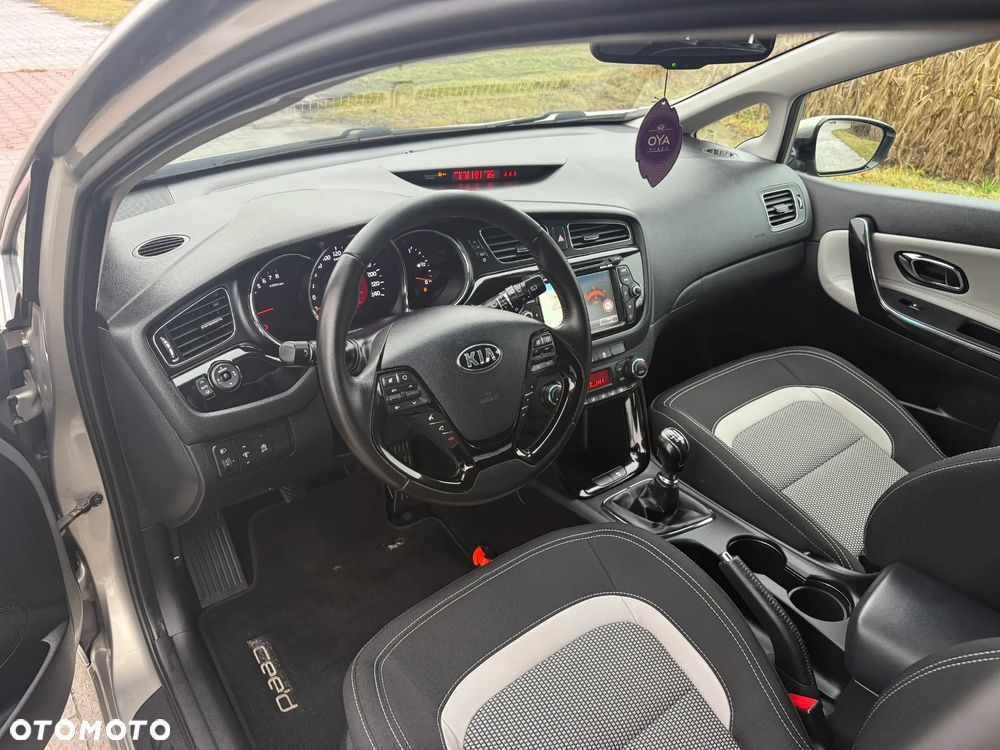 Kia Ceed 1.6 GDI Platinum Edition - 10