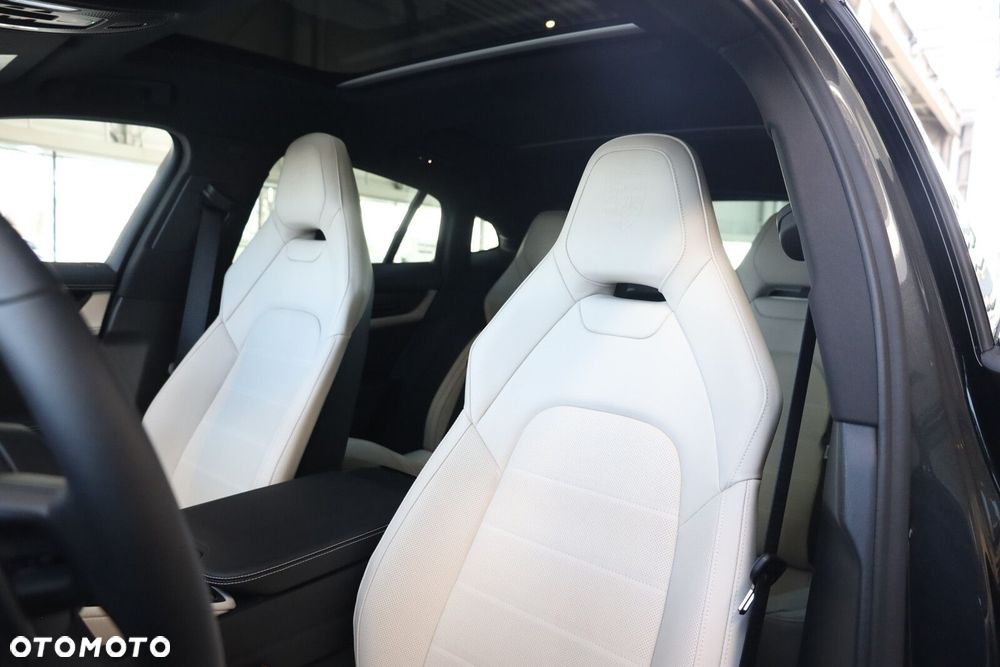 Porsche Panamera - 12
