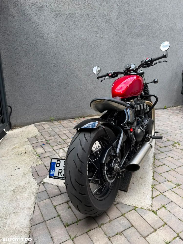 Triumph Bonneville Bobber - 3