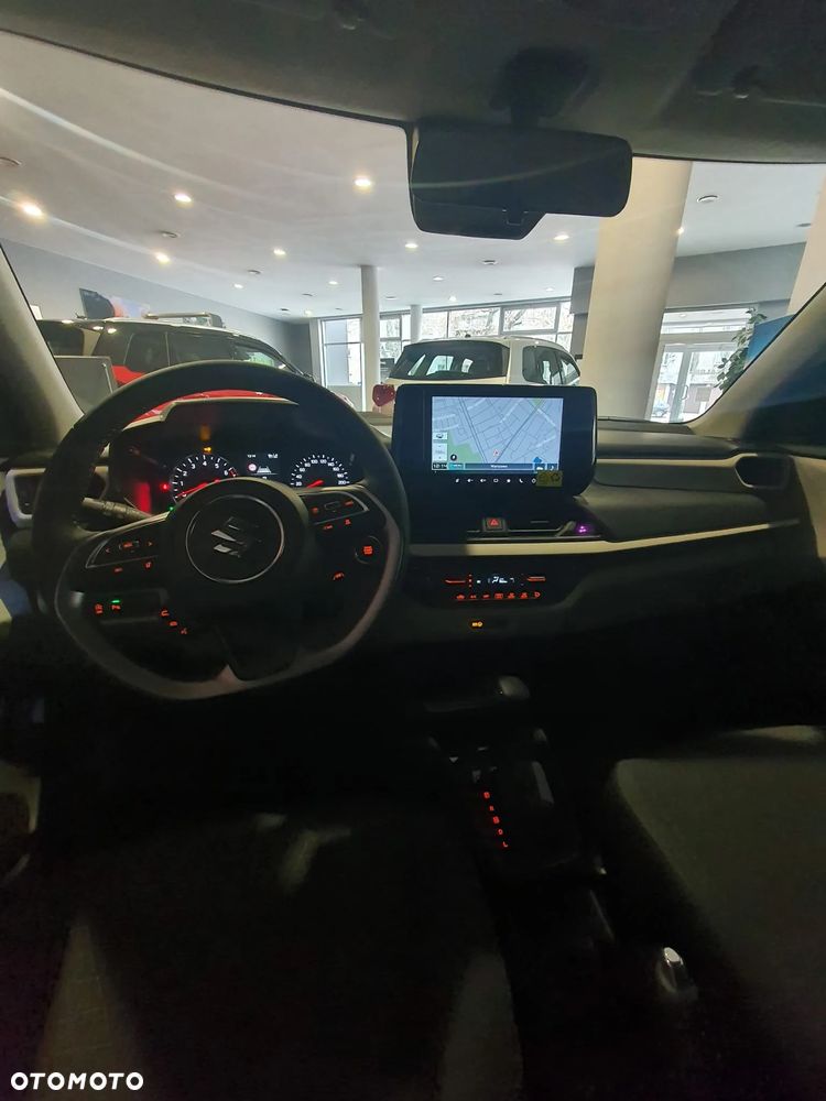 Suzuki Swift 1.2 Dualjet SHVS Premium Plus CVT - 4