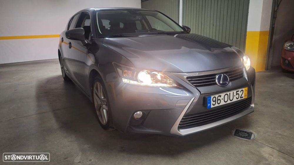 Lexus CT 200h - 1