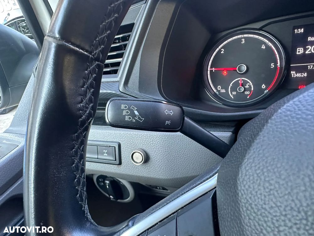 Volkswagen Transporter - 22