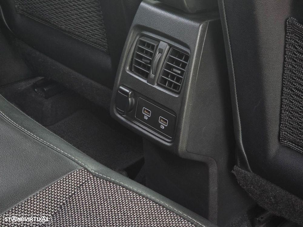 Renault Captur E-TECH 160 INTENS - 17