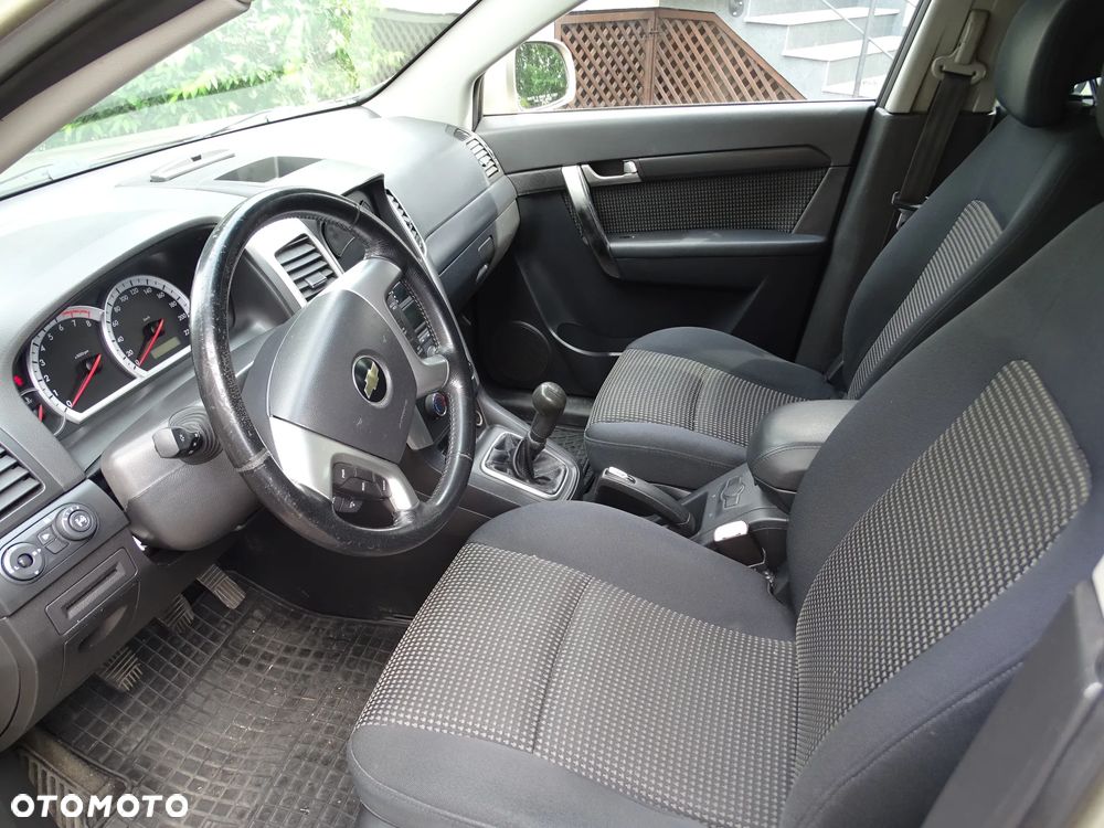 Chevrolet Captiva 2.4 LS - 9