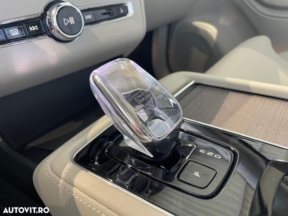 Volvo XC 90 T8 AWD PHEV Ultra Bright - 13