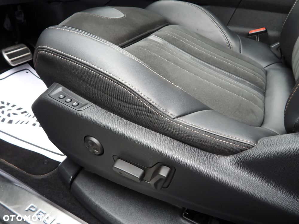 Peugeot 3008 225 e-EAT8 GT Pack - 39
