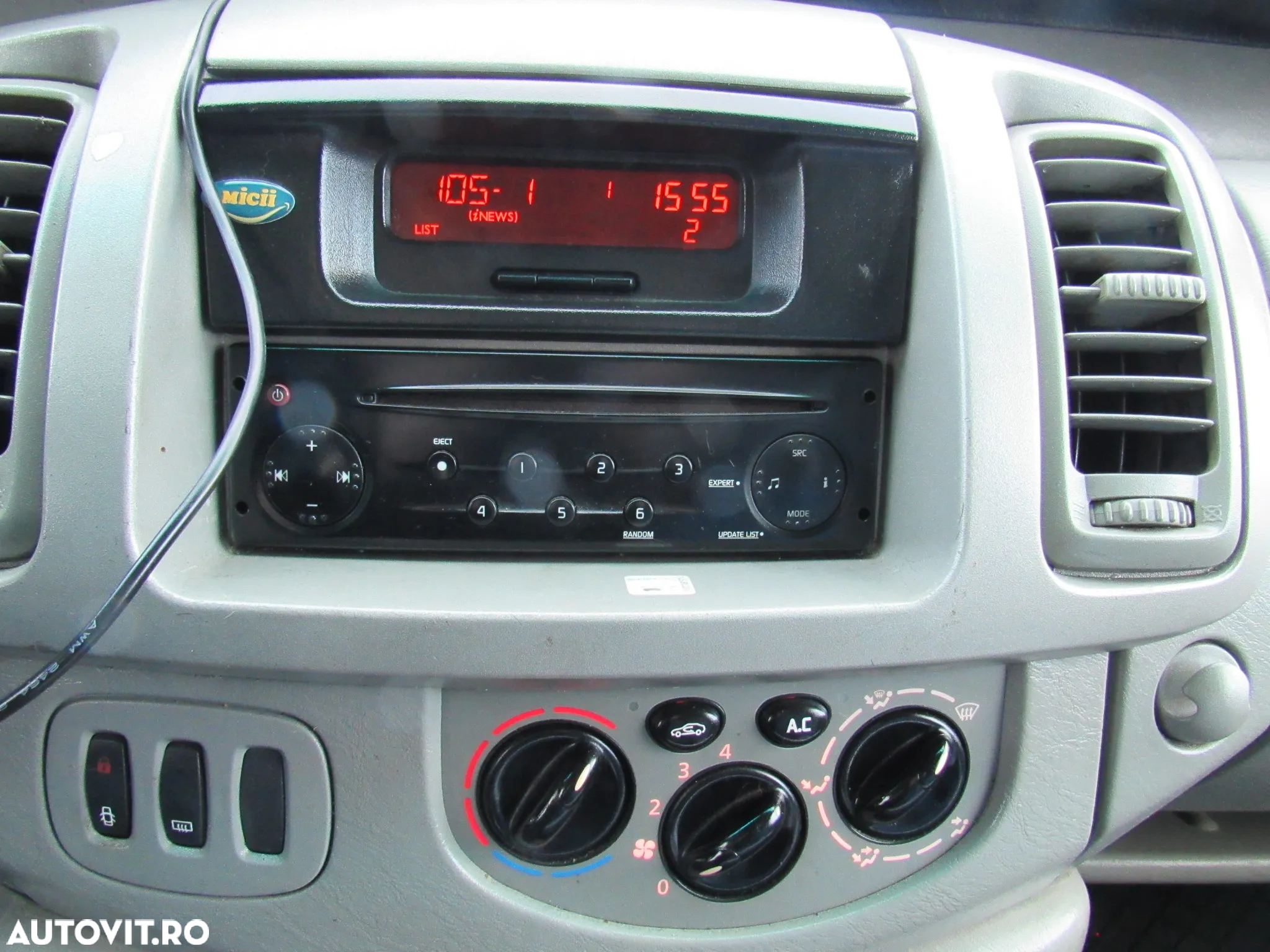 Renault Trafic 1.9 dCi L2H1 - 15
