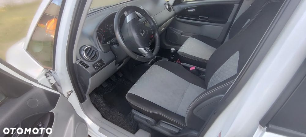 Suzuki SX4 1.6 Comfort - 12