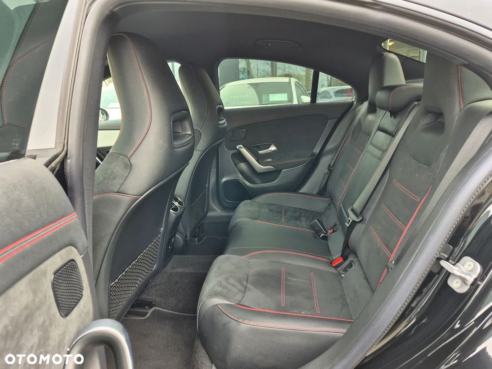 Mercedes-Benz CLA 200 AMG Line 7G-DCT - 23