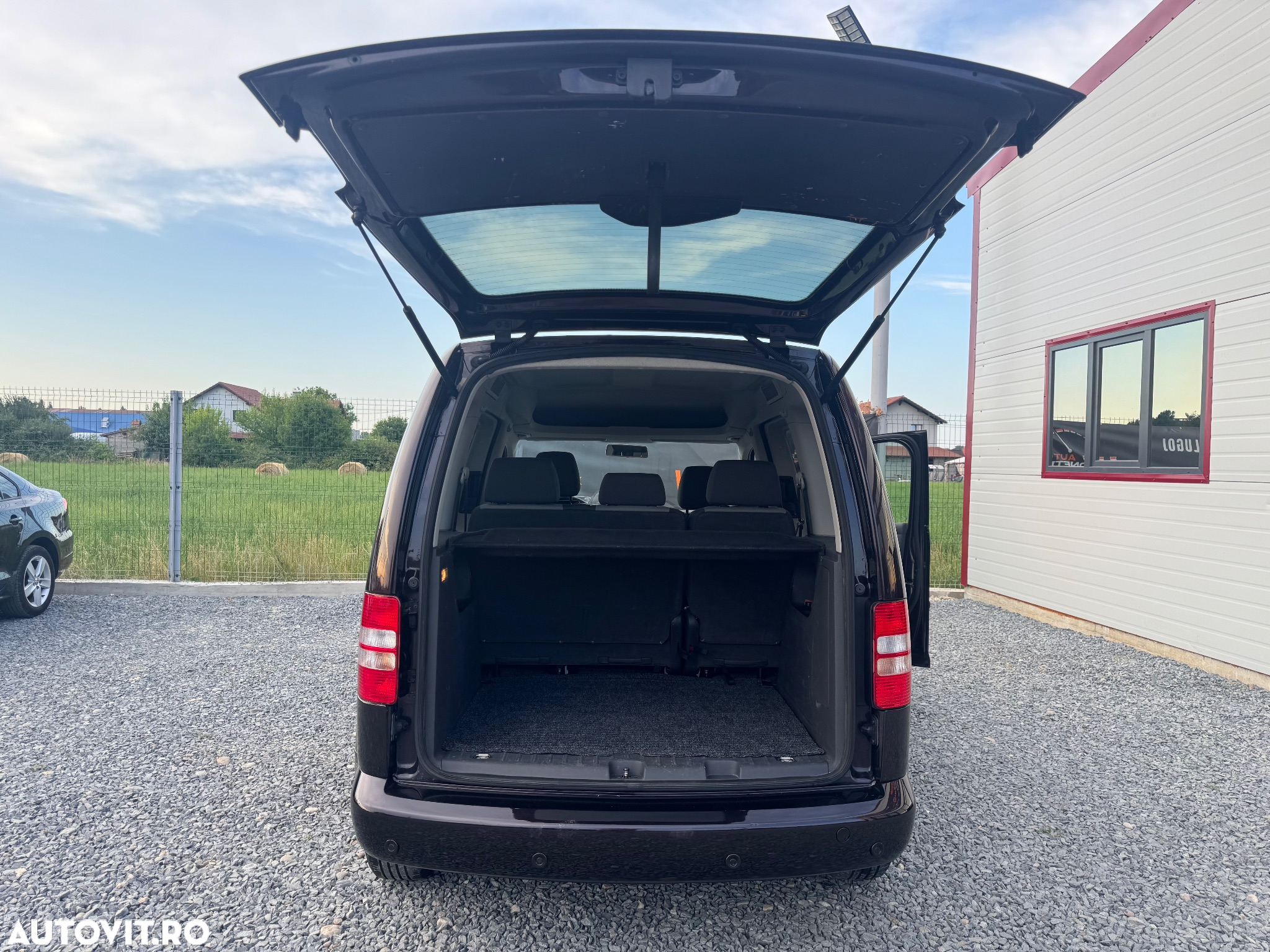 Volkswagen Caddy 1.6 TDI BlueMotion Comfortline - 8