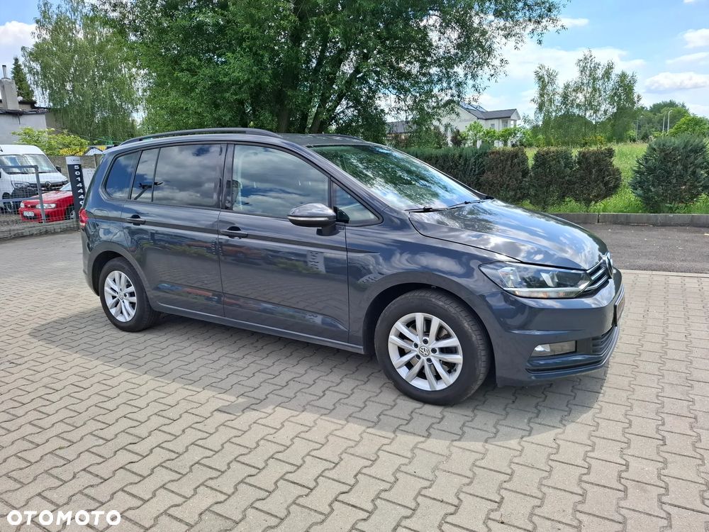Volkswagen Touran - 8